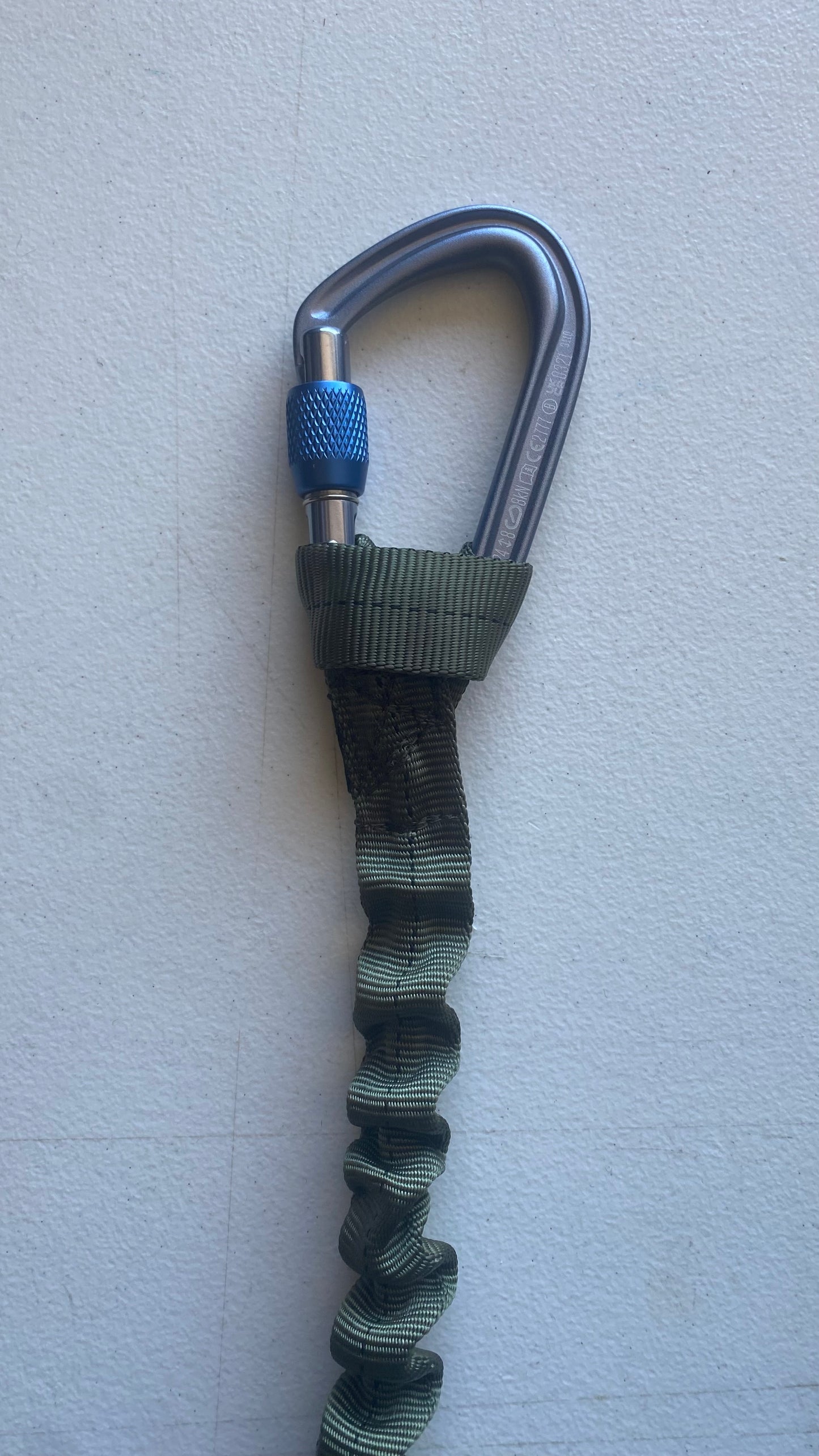 Tactical Lynard with bungee center